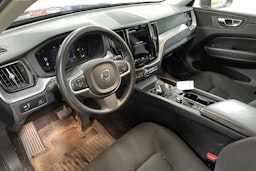 Harmaa Volvo XC60 2022 kuva 3.