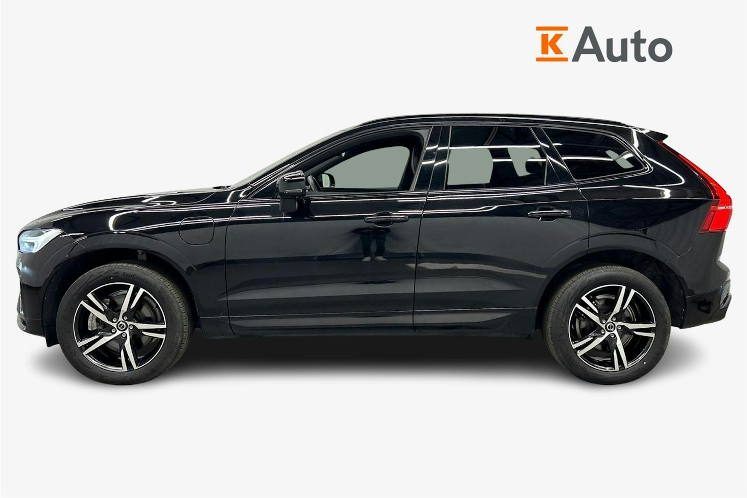 musta Volvo XC60 2022 kuva 6.