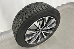 musta Volvo XC60 2022 kuva 16.