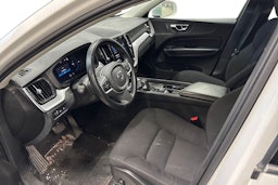 valkoinen Volvo XC60 2022 kuva 3.