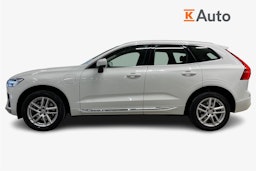 valkoinen Volvo XC60 2022 kuva 6.