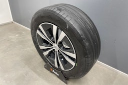 valkoinen Volvo XC60 2022 kuva 14.