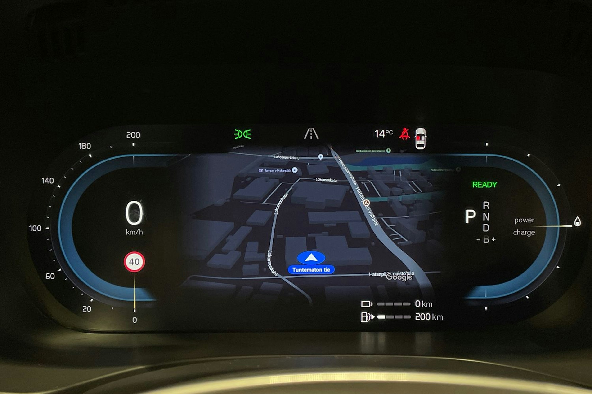 valkoinen Volvo XC60 2022 kuva 18.