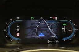 valkoinen Volvo XC60 2022 kuva 18.