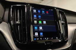 valkoinen Volvo XC60 2022 kuva 19.