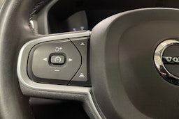 valkoinen Volvo XC60 2022 kuva 25.