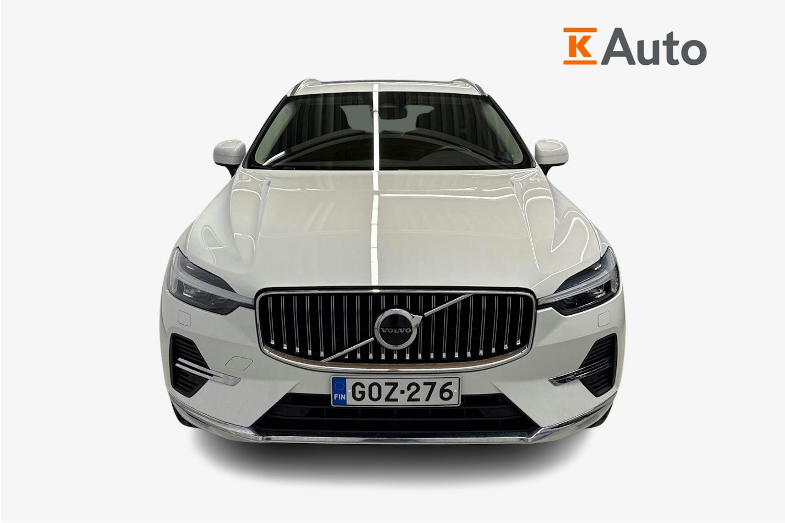 valkoinen Volvo XC60 2022 kuva 5.