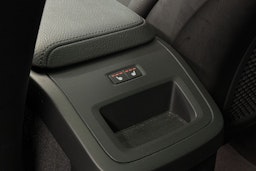 valkoinen Volvo XC60 2022 kuva 27.