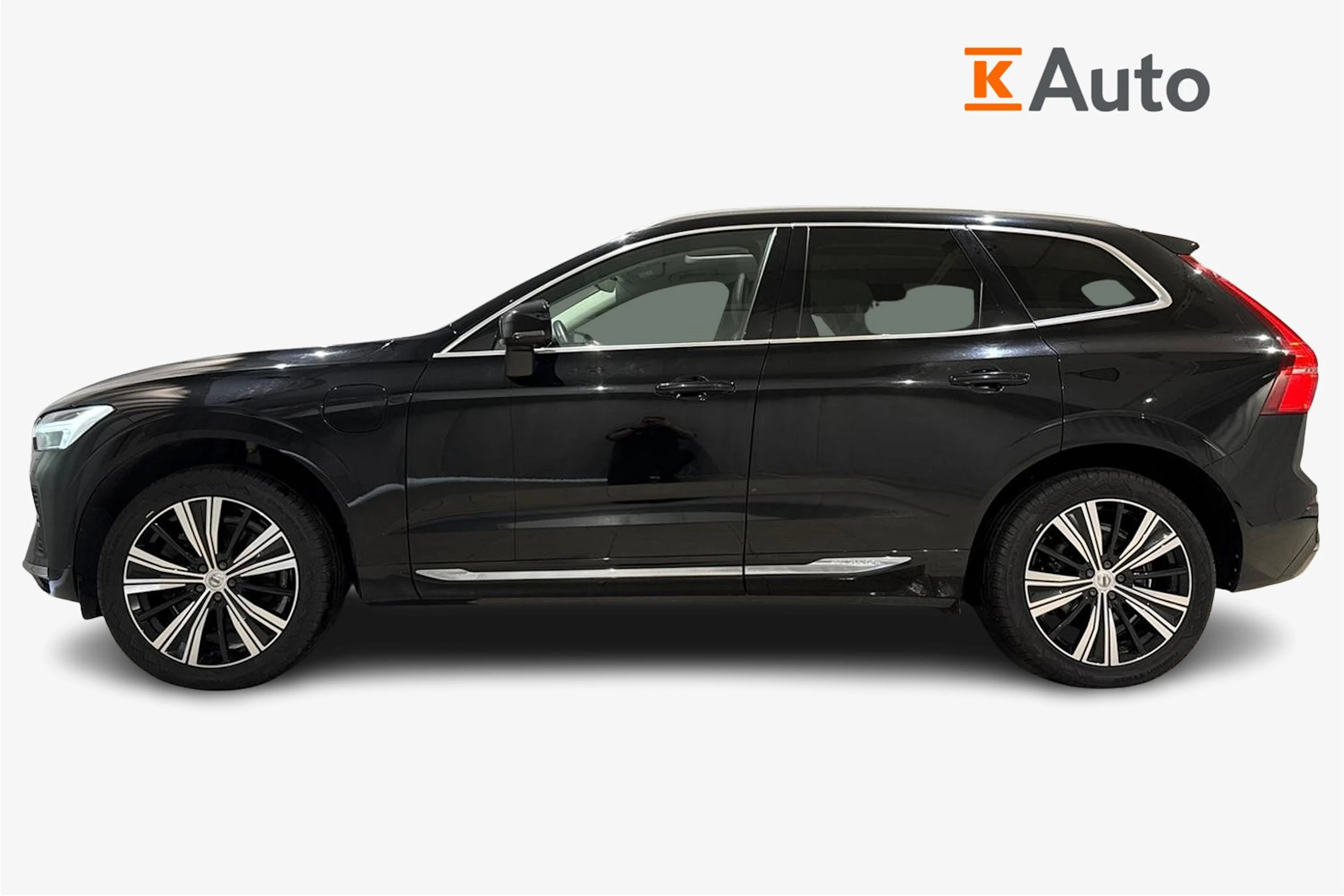 musta Volvo XC60 2023 kuva 5.