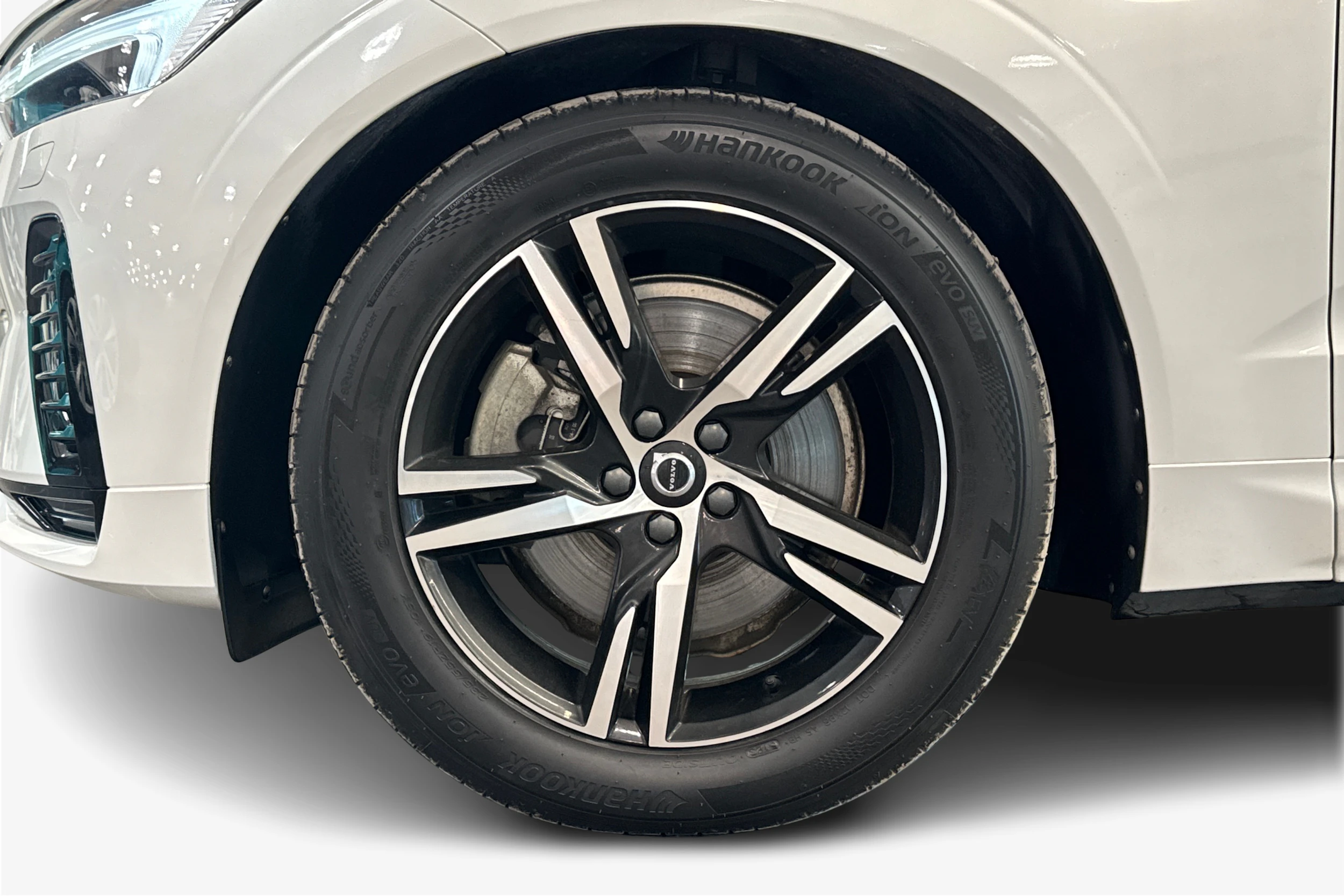 met. valkoinen Volvo XC60 2022 kuva 9.