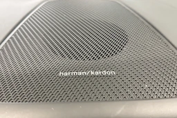 met. valkoinen Volvo XC60 2022 kuva 15.