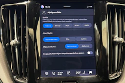 met. valkoinen Volvo XC60 2022 kuva 21.