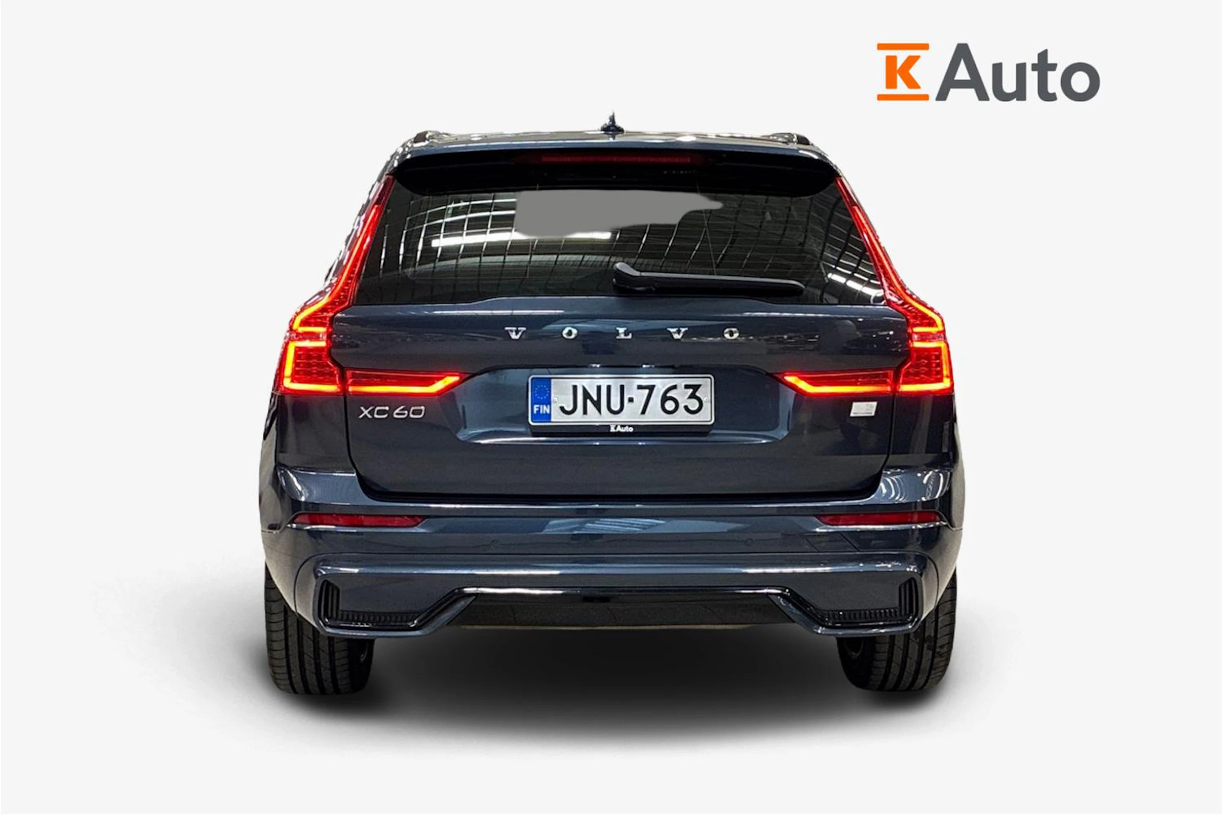 sininen Volvo XC60 2023 kuva 3.
