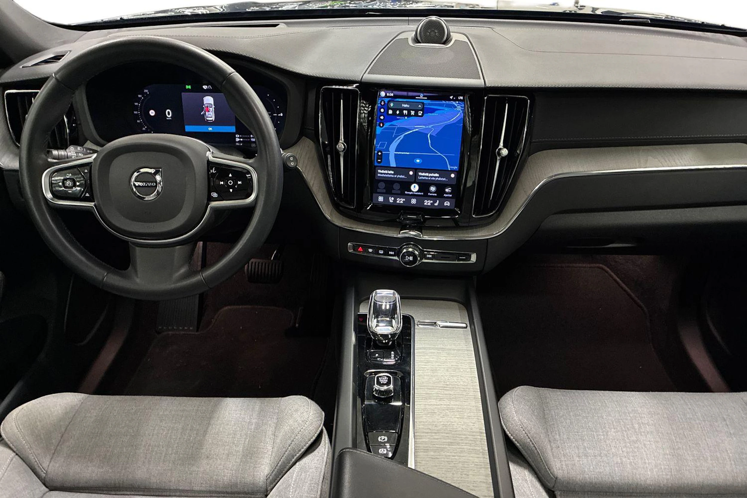 sininen Volvo XC60 2023 kuva 7.