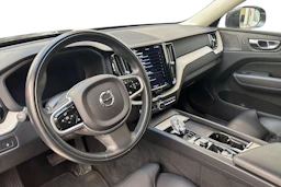 harmaa Volvo XC60 2022 kuva 8.