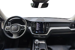 harmaa Volvo XC60 2022 kuva 9.