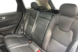 harmaa Volvo XC60 2022 kuva 11.