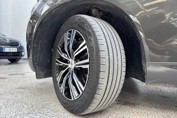 harmaa Volvo XC60 2022 kuva 13.