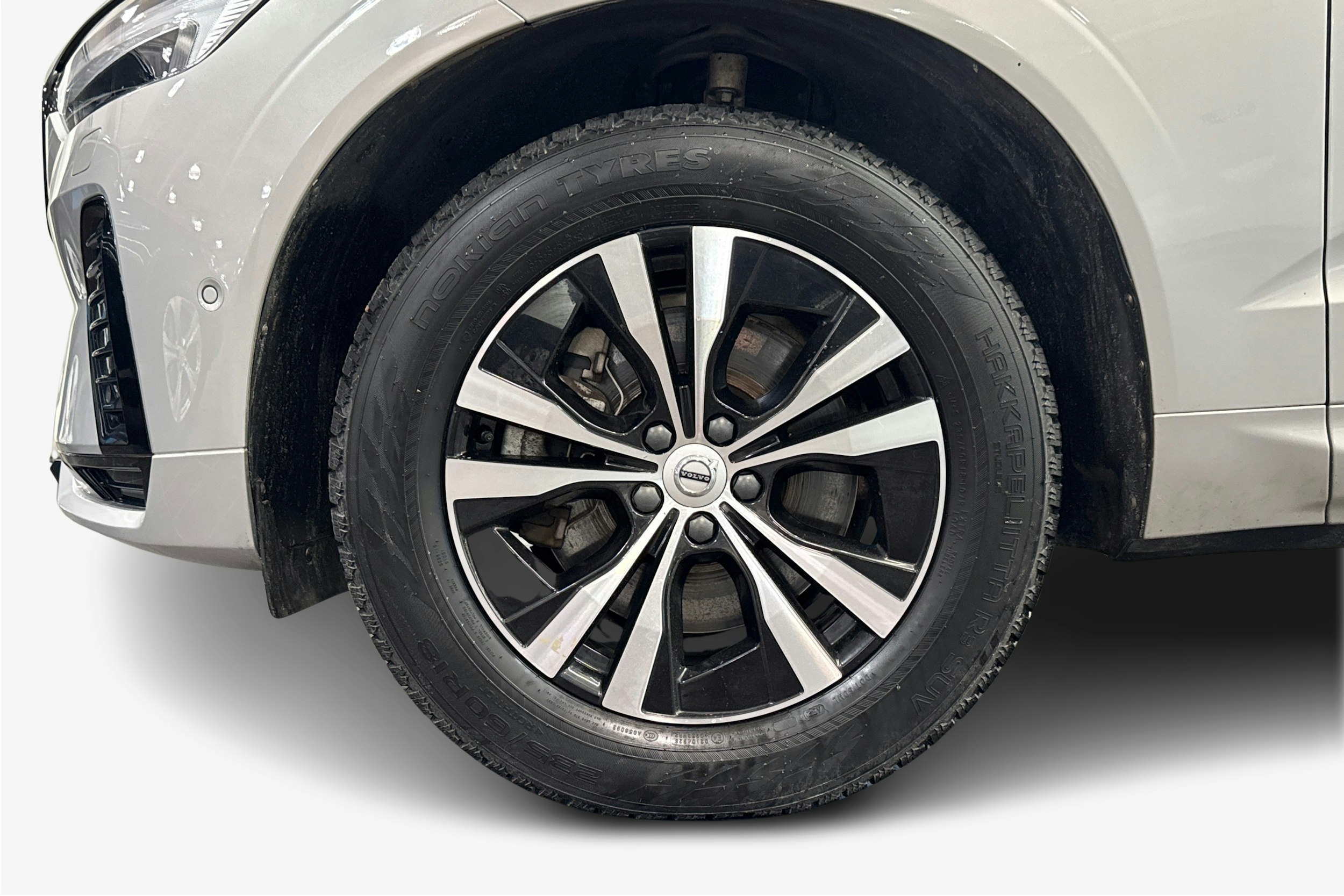 harmaa Volvo XC60 2022 kuva 11.