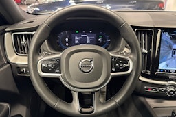 harmaa Volvo XC60 2022 kuva 14.