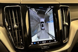 harmaa Volvo XC60 2022 kuva 16.