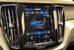 harmaa Volvo XC60 2022 kuva 22.