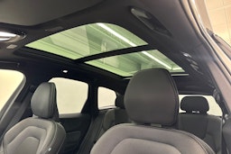 harmaa Volvo XC60 2022 kuva 25.