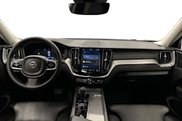 valkoinen Volvo XC60 2022 kuva 9.