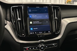 valkoinen Volvo XC60 2022 kuva 28.