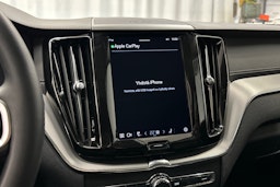 valkoinen Volvo XC60 2022 kuva 29.