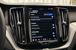 valkoinen Volvo XC60 2022 kuva 31.