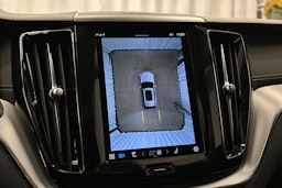 valkoinen Volvo XC60 2022 kuva 32.