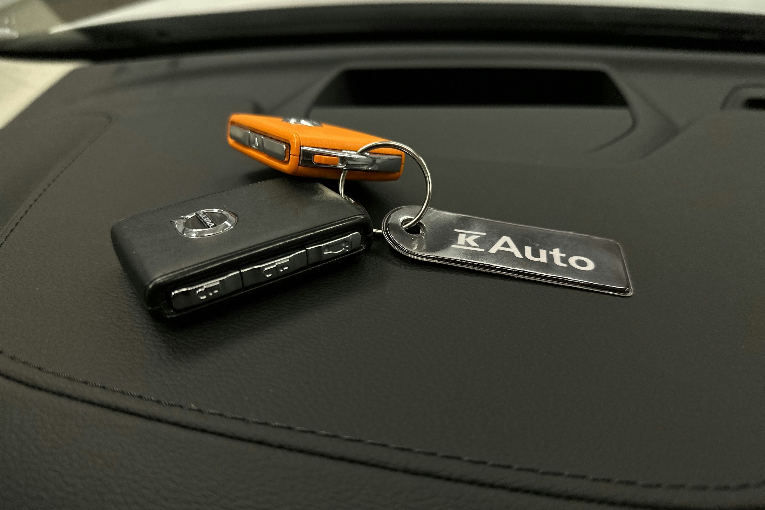 valkoinen Volvo XC60 2022 kuva 33.