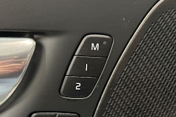 valkoinen Volvo XC60 2022 kuva 21.