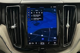 valkoinen Volvo XC60 2022 kuva 30.