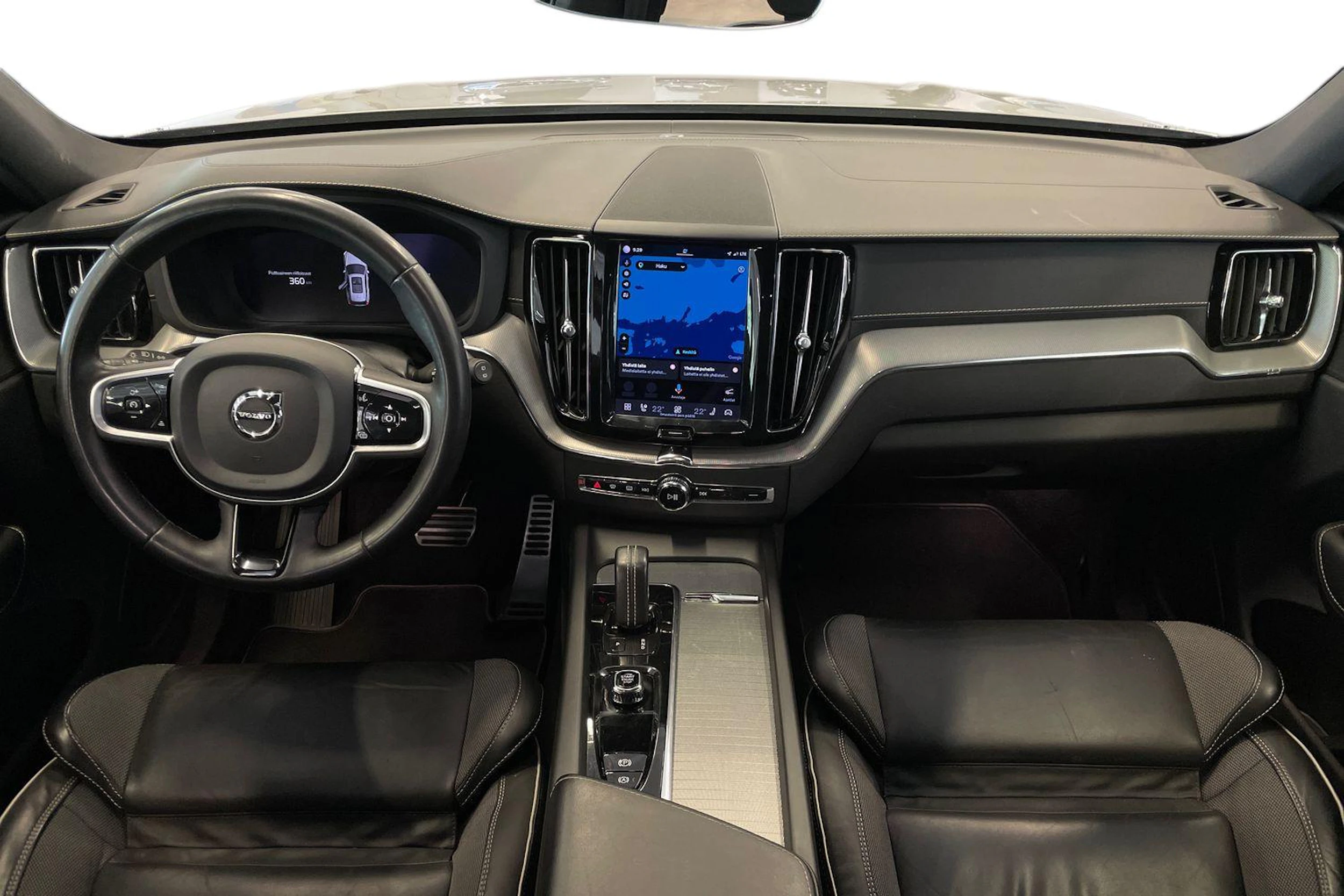 harmaa Volvo XC60 2022 kuva 7.