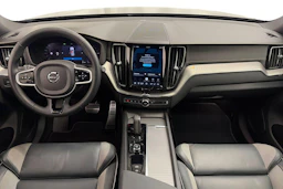 musta Volvo XC60 2022 kuva 7.