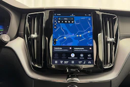 musta Volvo XC60 2022 kuva 22.