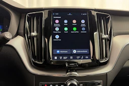 musta Volvo XC60 2022 kuva 24.
