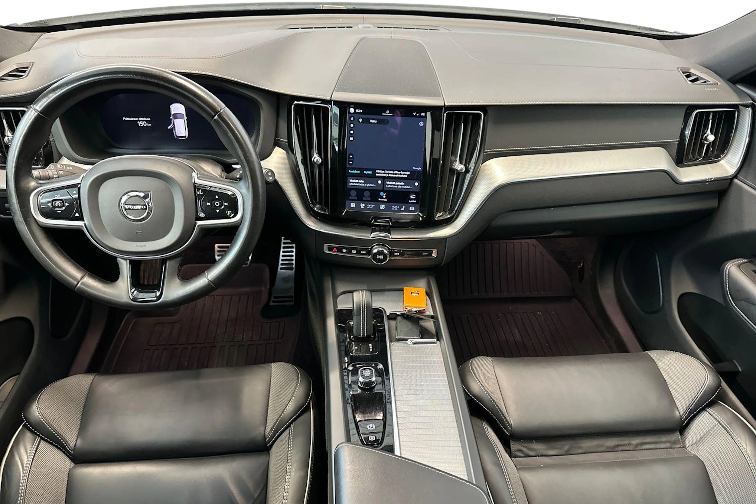 valkoinen Volvo XC60 2022 kuva 7.