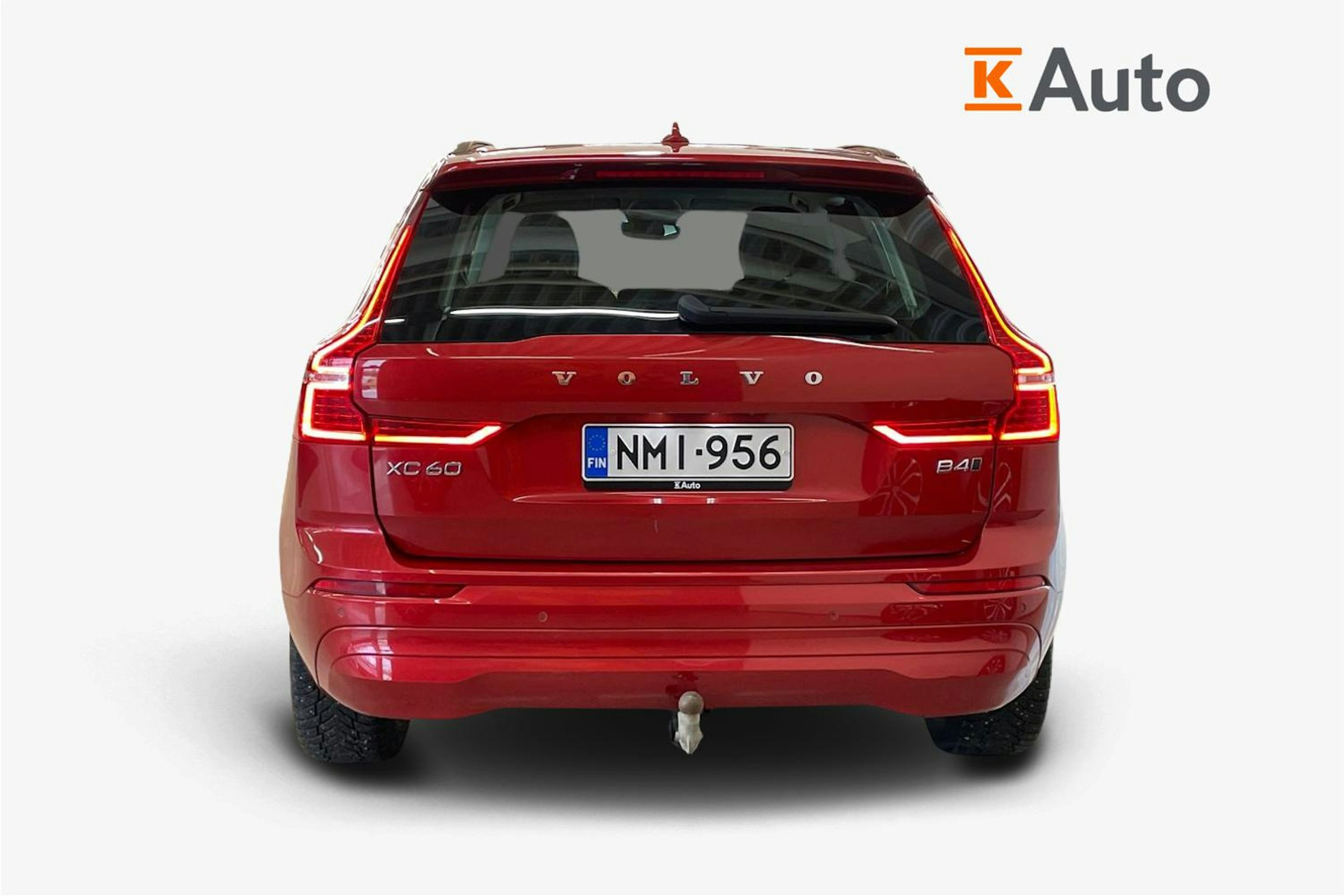 Punainen Volvo XC60 2022 kuva 3.