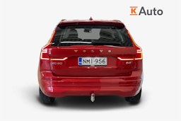 Punainen Volvo XC60 2022 kuva 3.
