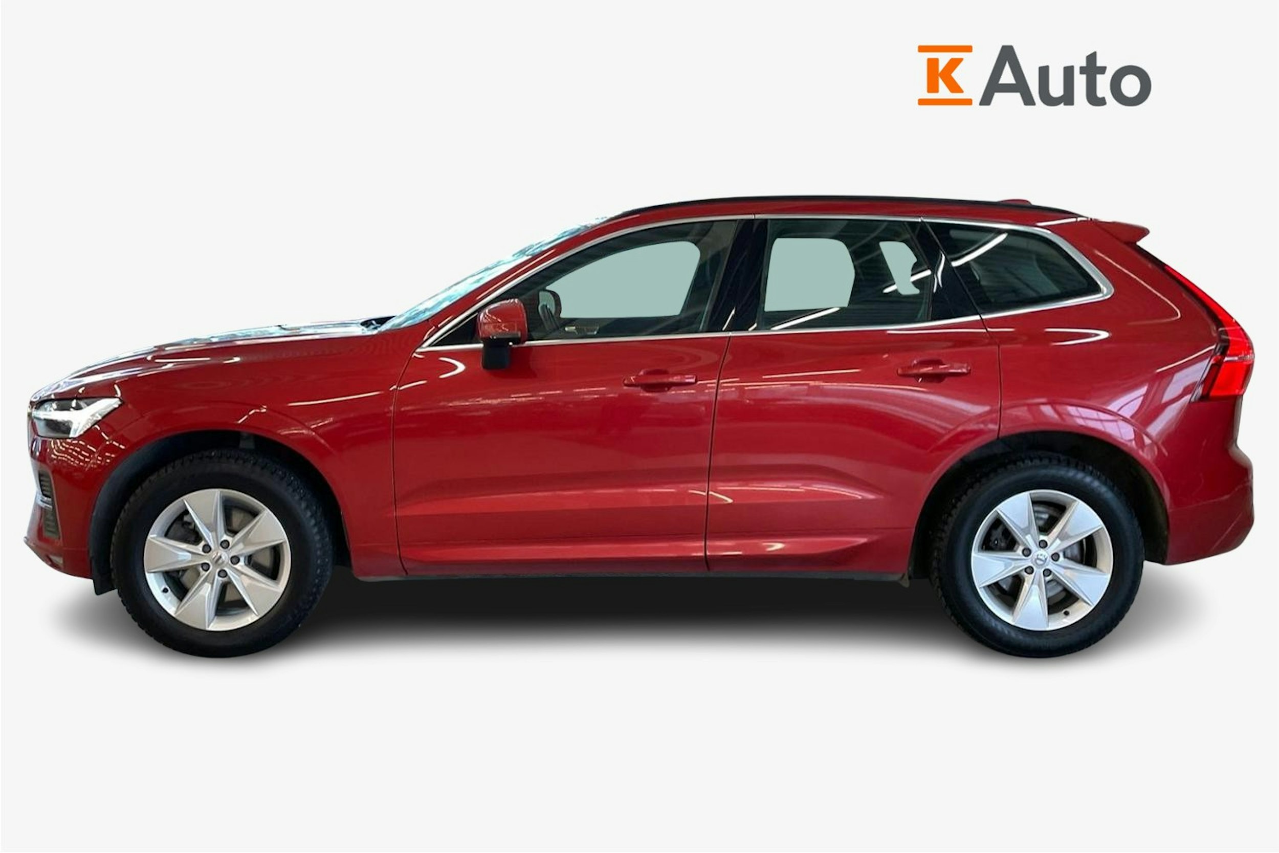 Punainen Volvo XC60 2022 kuva 6.