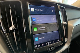 Punainen Volvo XC60 2022 kuva 22.