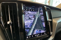 Punainen Volvo XC60 2022 kuva 23.