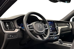 musta Volvo XC60 2022 kuva 3.