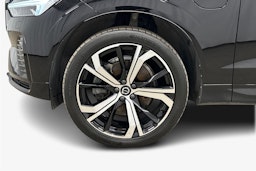 musta Volvo XC60 2022 kuva 11.