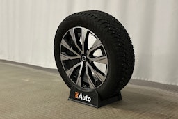 musta Volvo XC60 2022 kuva 13.