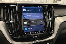 musta Volvo XC60 2022 kuva 26.
