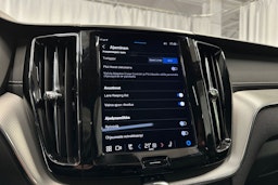musta Volvo XC60 2022 kuva 34.